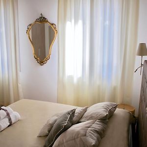 Camera con letto king size
